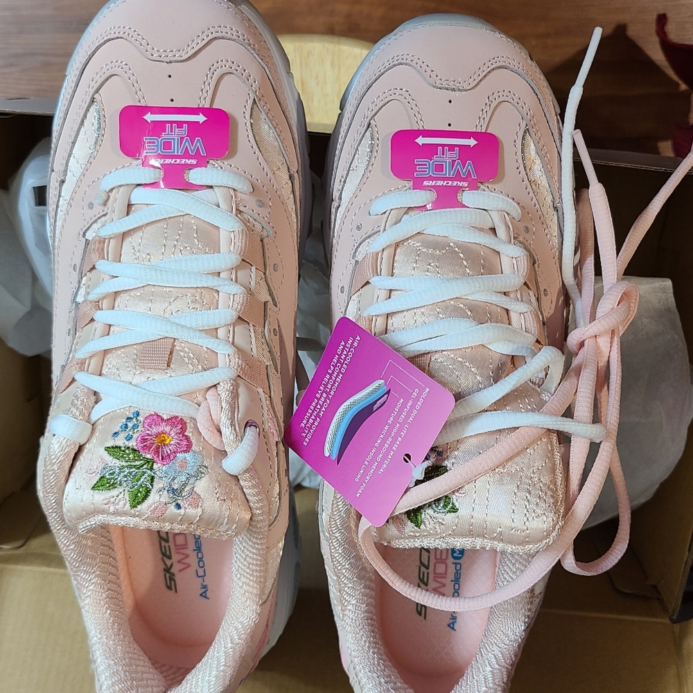 New Sketcher's D'lites 9w Pink